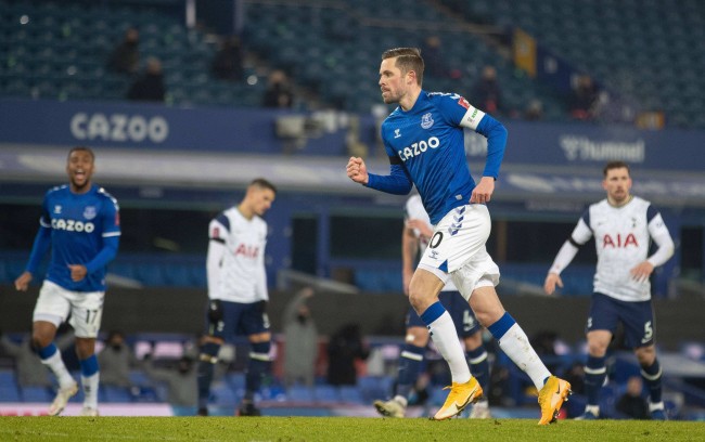 向一个更加 向一个更加